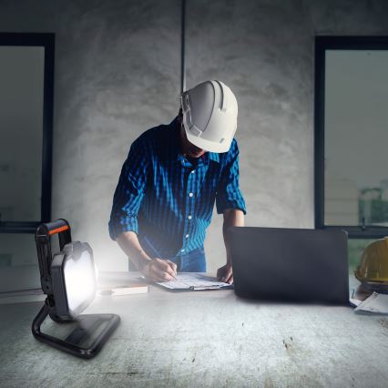 LED Ljusreglerad rechargeable strålkastare LED/20W/4400 mAh 4000K IP54