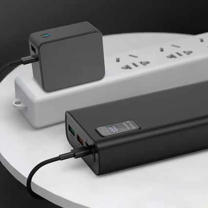 Strömbank med LED display  kraftleverans 20000 mAh 3,7V svart