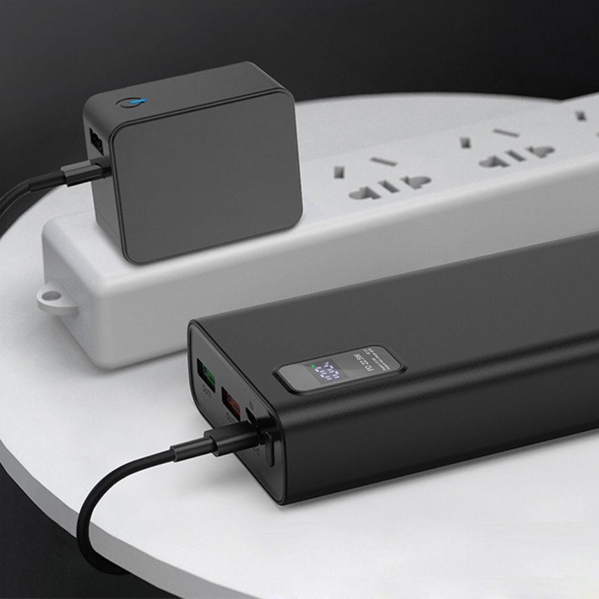 Strömbank med LED display  kraftleverans 20000 mAh 3,7V svart