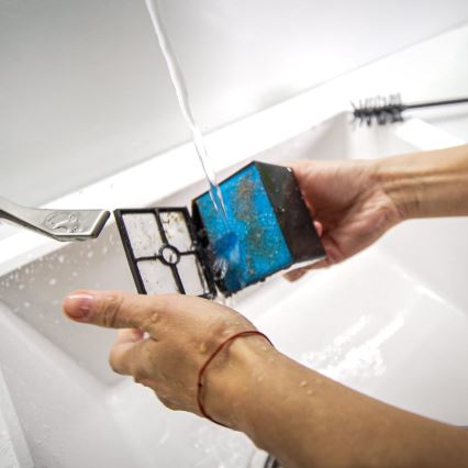 TESLA Electronics AquaStar - Multifunktionell sladdlös golvmopp och dammsugare 03.01.2001 2500 mAh