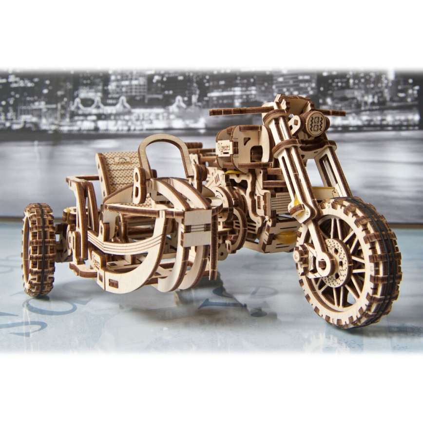 Ugears - 3D Mekaniskt pussel i trä Scrambler motorcykel med vagn