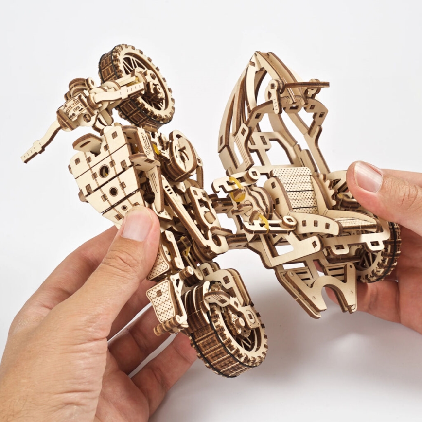 Ugears - 3D Mekaniskt pussel i trä Scrambler motorcykel med vagn