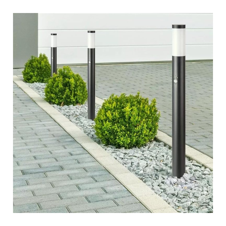 Utomhuslampa med sensor 1xE27/60W/230V IP44 110cm svart