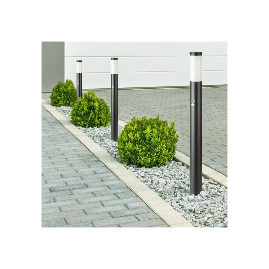 Utomhuslampa med sensor 1xE27/60W/230V IP44 80cm svart