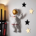 Väggdekoration 47x35 cm astronaut guld