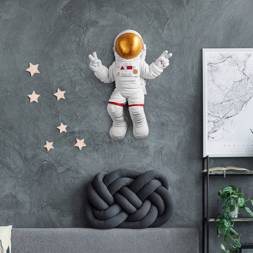 Väggdekoration 47x35 cm astronaut guld