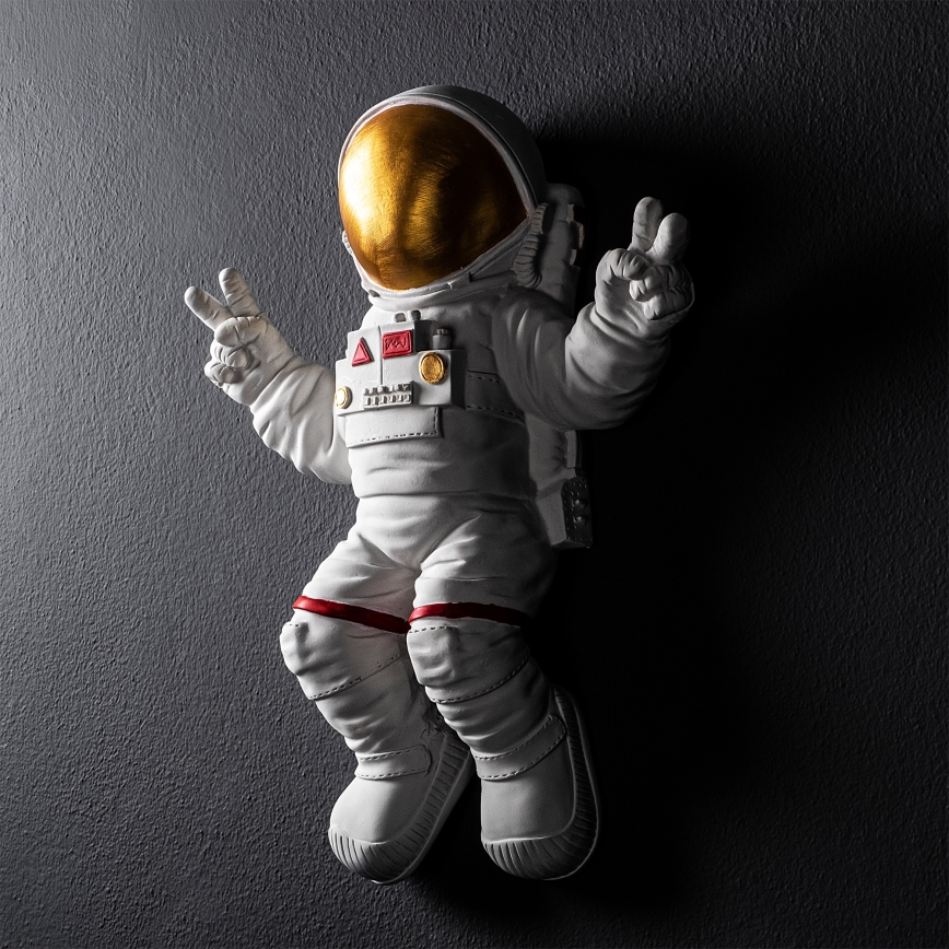 Väggdekoration 47x35 cm astronaut guld