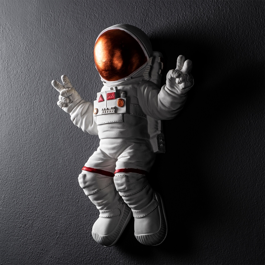 Väggdekoration 47x35 cm astronaut koppar