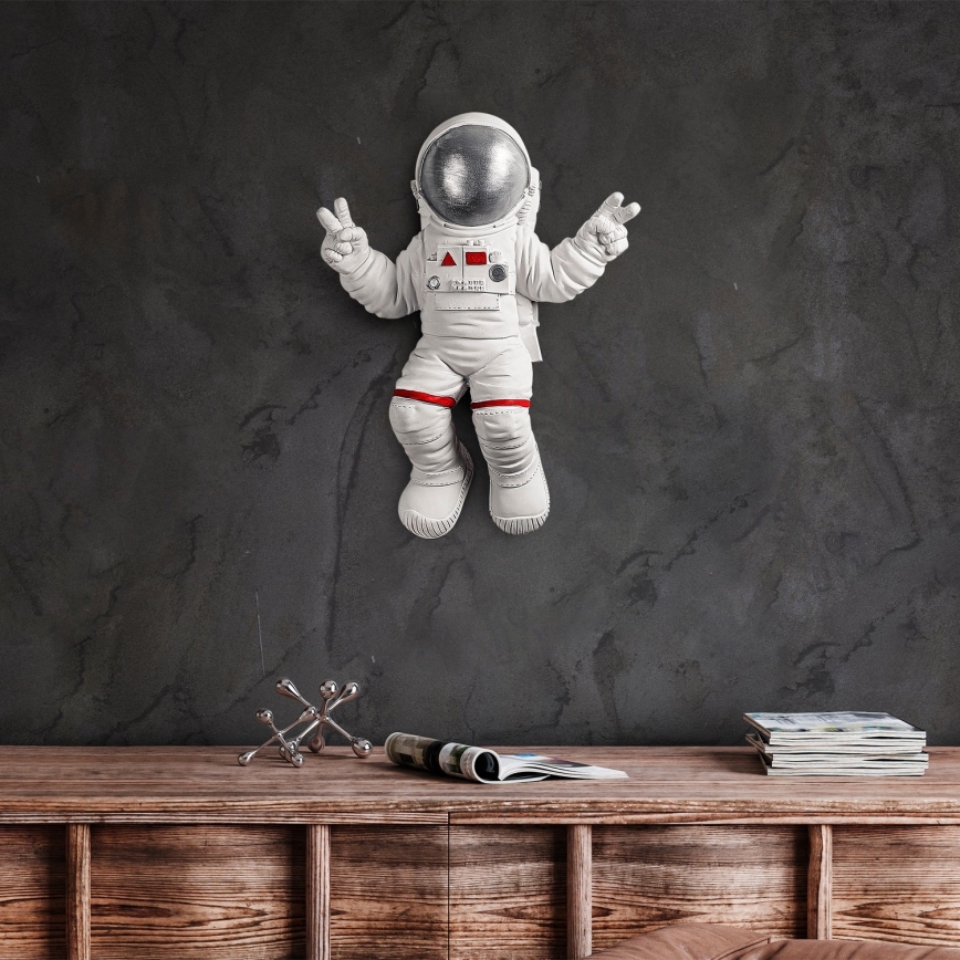 Väggdekoration 47x35 cm astronaut silver