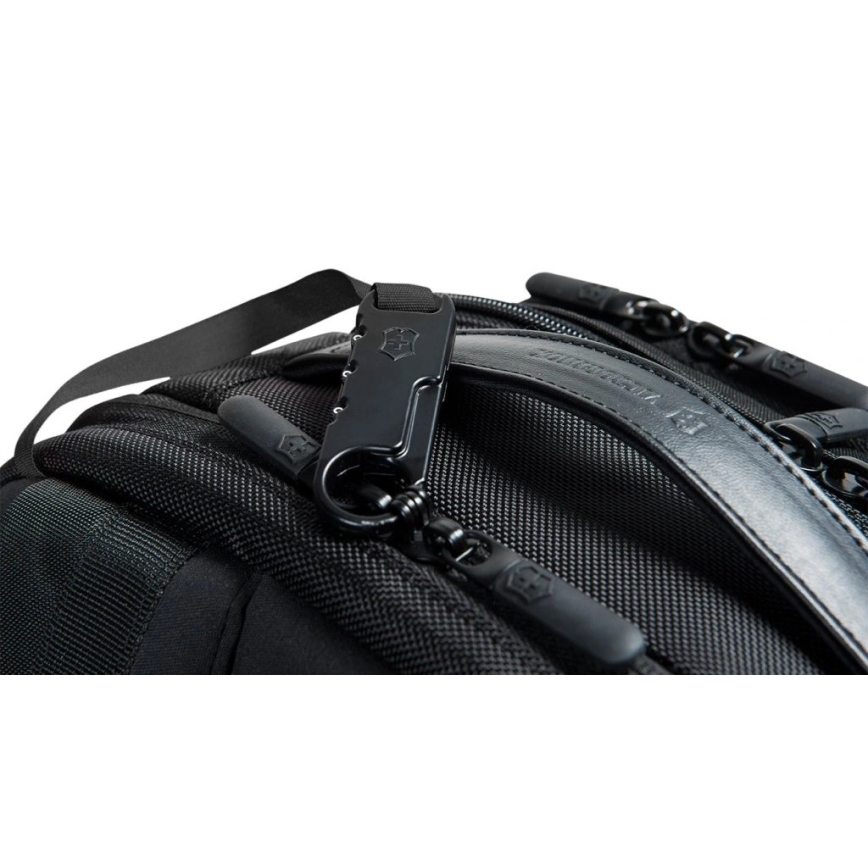 Victorinox - Laptop ryggsäck 15,6" Essentials 22 l svart