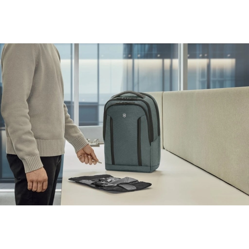 Victorinox - Laptop ryggsäck 15" Altmont Professional Deluxe Travel 25 l grön