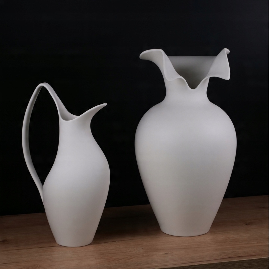 Vit keramisk vas 41,5 x 23 cm