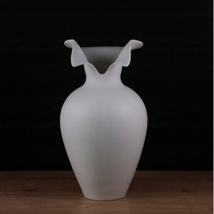 Vit keramisk vas 41,5 x 23 cm
