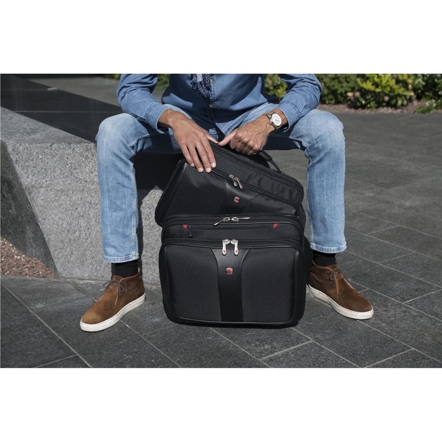Wenger - Reseväska på hjul 25 l 17" + laptopväska 15,6" Patriot svart